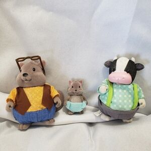 Lil Woodzeez Flocked Figures Bustleberry Squirrel Dad And Baby And Moosical Cow